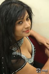 Shwetha Shalini at Romantic Target Movie Trailer Launch